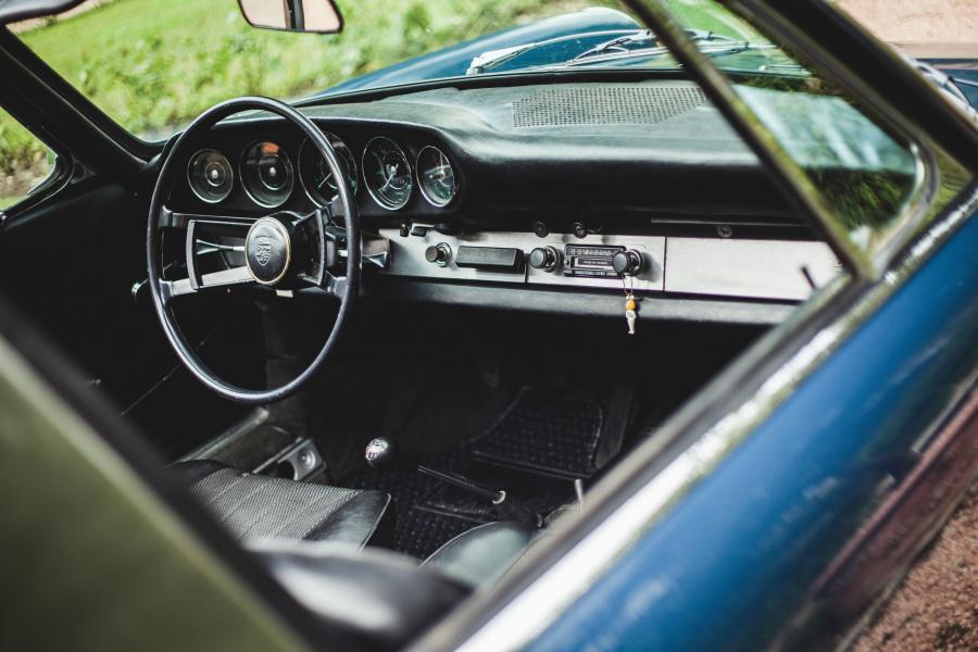 Интерьер Porsche 911 2.0 Targa (901) 1966 года  (фото 23 из 24)
